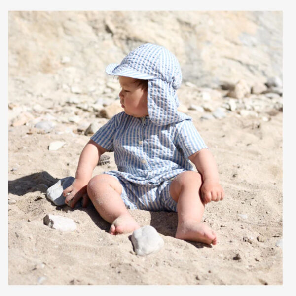 Casquette pour bébés, avec des bords, modèle glacier stripe, de la marque Konges Slojd