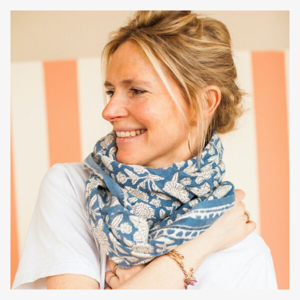 Grand foulard Latika, modèle coeur horizon, de la marque Apaches Collections