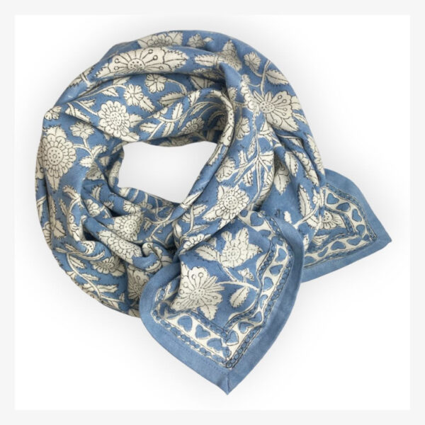 Grand foulard Latika, modèle coeur horizon, de la marque Apaches Collections