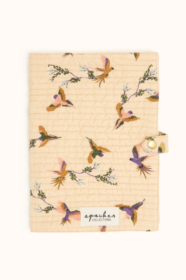protège carnet de santé bimale cerisier couleur kaki de la marque apaches collections