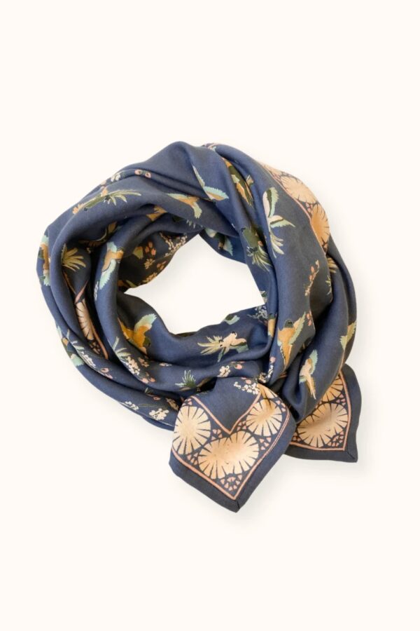 grand foulard latika cerisier orage de la marque Apaches Collections