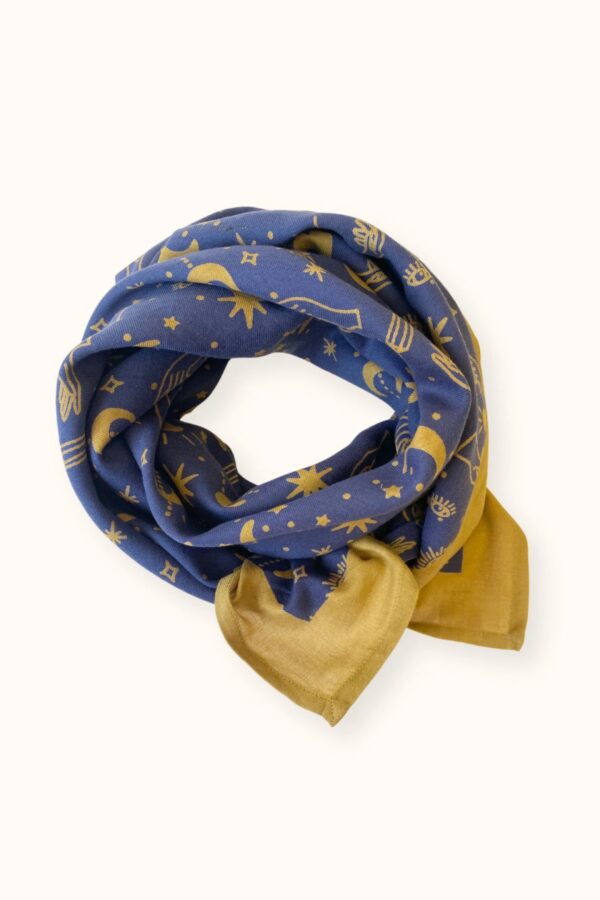 Grand foulard latika karma couleur éclipse de la marque Apaches collections